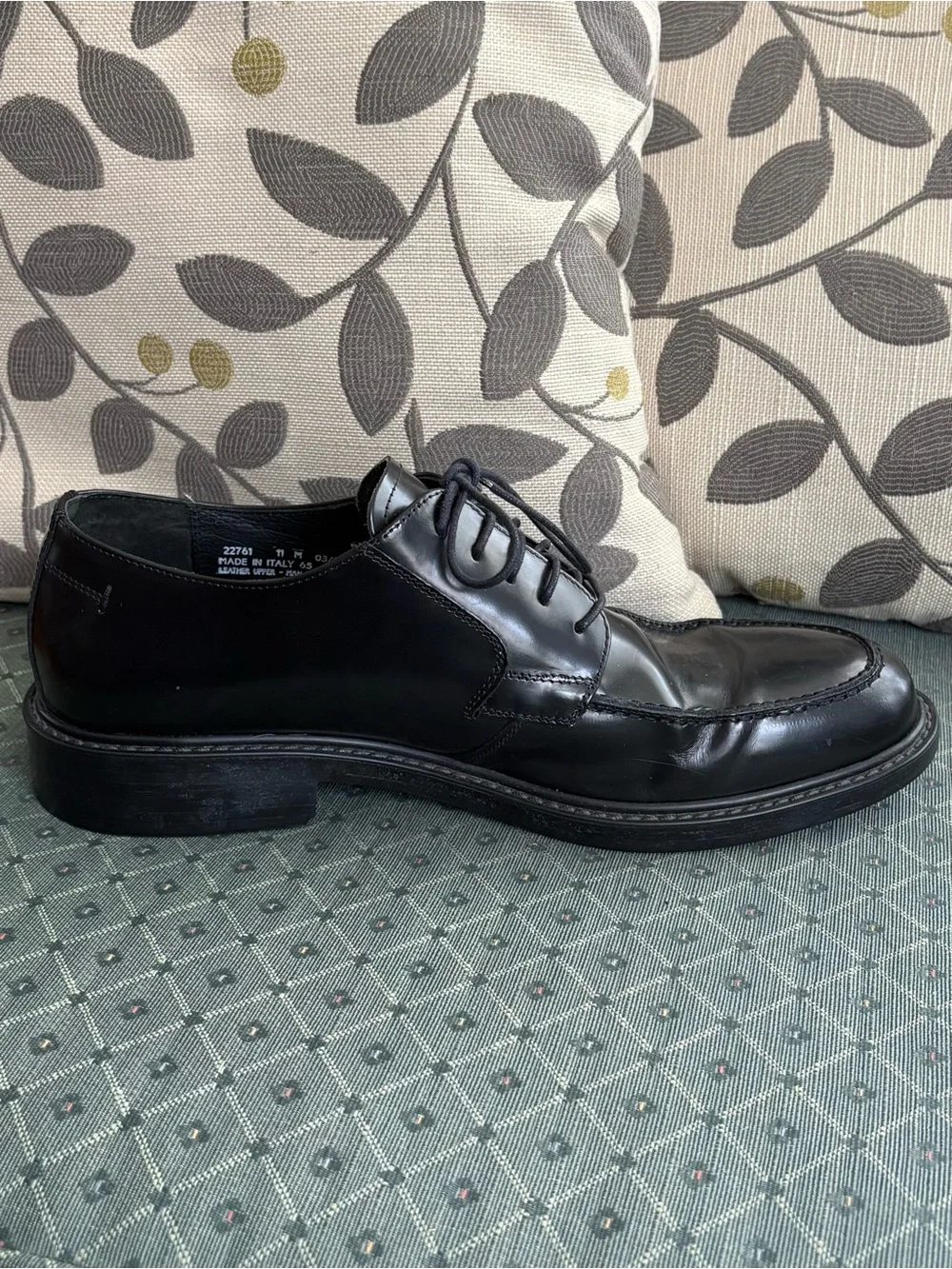 Bostonian Black Leather Lace-Up Oxfords